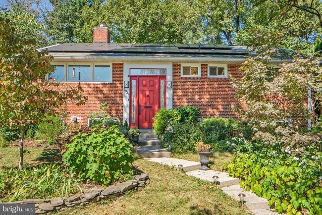 property at 5929 Avon Dr