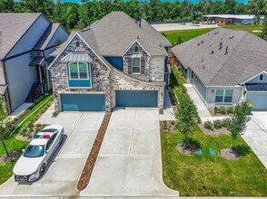 343 E Coralburst Lp in Montgomery, TX - Foto de edificio - Building Photo