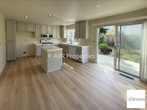 1019 Bellflower St in Livermore, CA - Building Photo - Building Photo