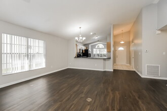 1060 Covington St in Oviedo, FL - Building Photo - Building Photo
