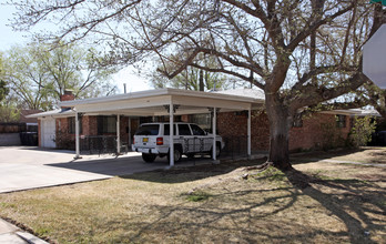 314-320 Alvarado Dr NE in Albuquerque, NM - Building Photo - Building Photo