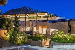 4000 Bouquete St in Glendale, CA - Building Photo