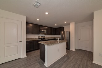 5359 Companion Ln in Tampa, FL - Building Photo - Building Photo