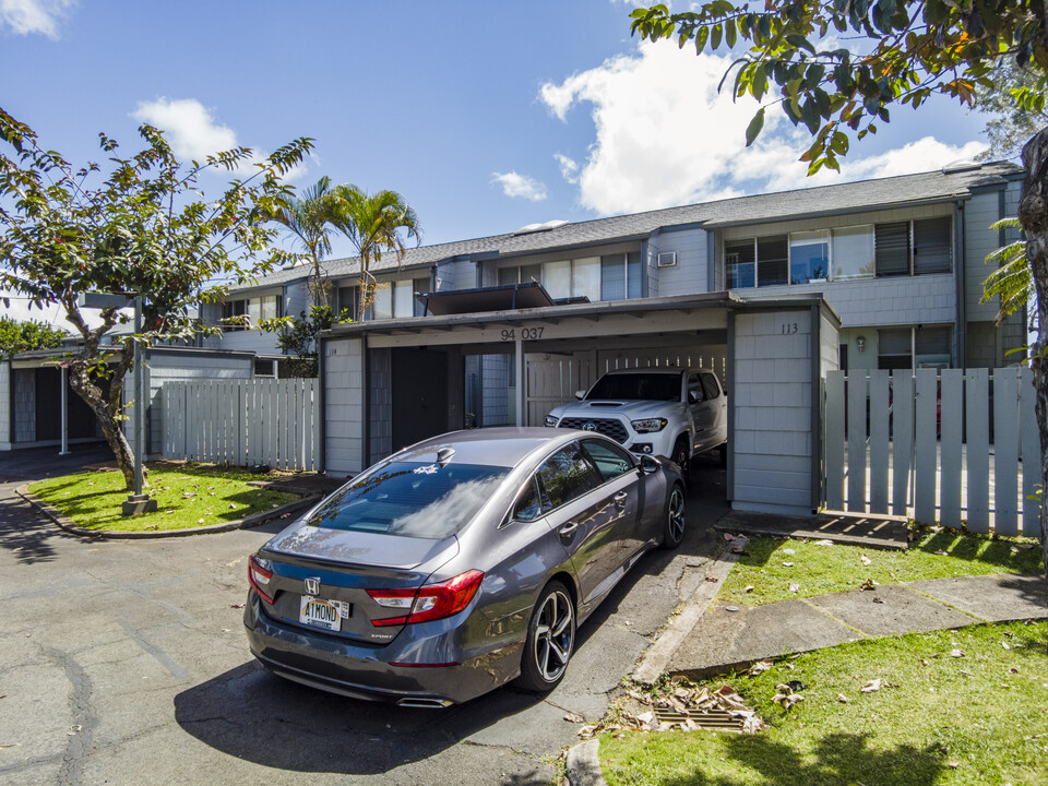 Holaniku Hale in Mililani, HI - Building Photo