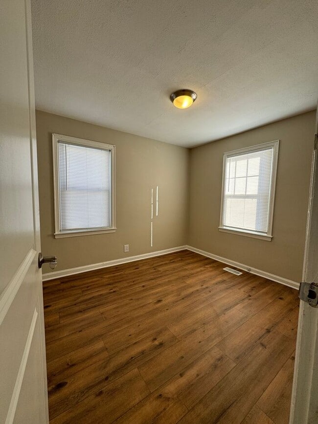 property at 2552 Renwood Pl
