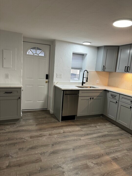 101 Malvern Rd in Worcester, MA - Building Photo