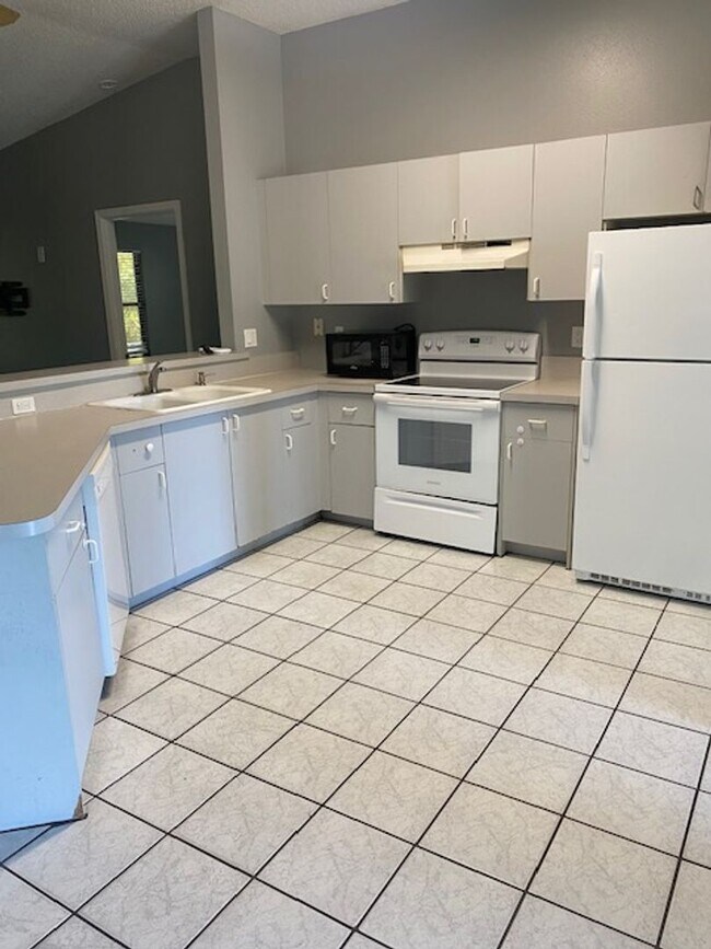5511 Green Dolphin St in Fort Pierce, FL - Building Photo - Building Photo