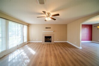 10723 Scenic Dr in Montgomery, TX - Building Photo - Building Photo