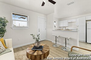 3409 Commercial Ave in San Antonio, TX - Foto de edificio - Building Photo