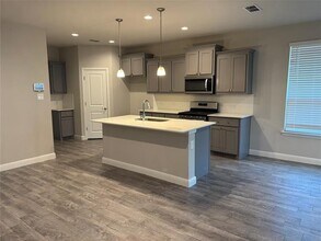 421 Roundstone Rd in Fort Worth, TX - Building Photo - Building Photo