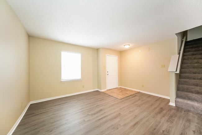 9033 Southernwood Way in Indianapolis, IN - Building Photo - Building Photo