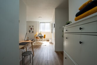 10200 de Bois-de-Boulogne in Montréal, QC - Building Photo - Building Photo