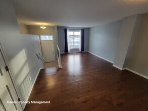9151 Shaw Way SW in Edmonton, AB - Building Photo - Building Photo
