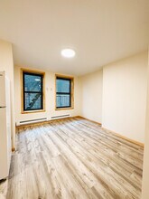 137 E Houston St in New York, NY - Building Photo - Building Photo