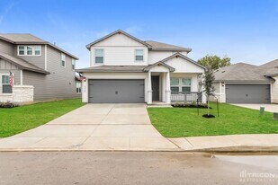 13520 Paxton Blvd in Saint Hedwig, TX - Building Photo