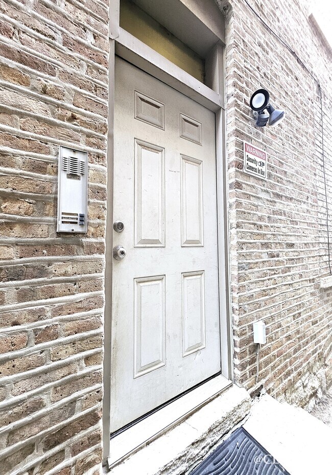 1411 W Ohio St in Chicago, IL - Building Photo - Building Photo