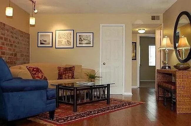 807 W 40th St, Unit 17 in Kansas City, MO - Building Photo - Building Photo