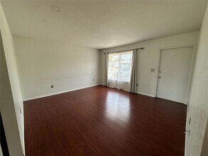 8575 Alam Ave in North Port, FL - Building Photo - Building Photo