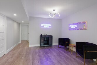 6502 N Central Ave, Unit Unit A103 in Phoenix, AZ - Building Photo - Building Photo