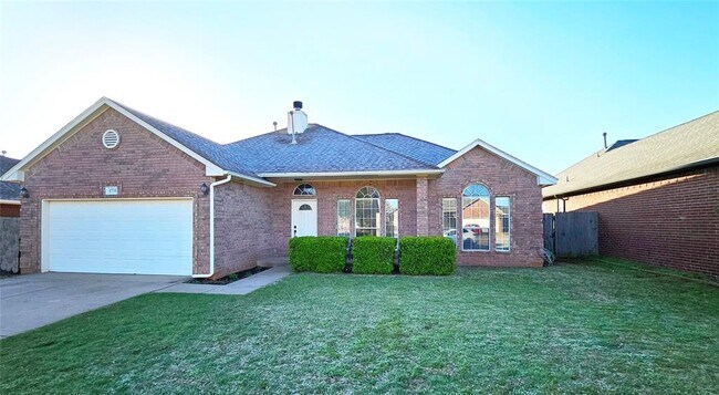 4716 Jay Matt Dr in Yukon, OK - Building Photo - Building Photo