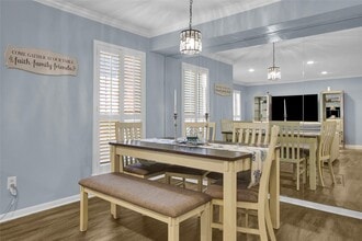 351 N Post Oak Ln in Houston, TX - Building Photo - Building Photo