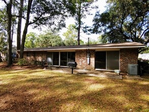 323 Willow Rd in Savannah, GA - Building Photo - Building Photo