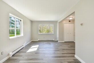 9275 Brookside Dr in Whitmore Lake, MI - Building Photo - Building Photo