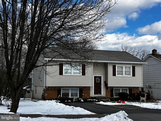 1008 Woodland Ave in Winchester, VA - Building Photo - Building Photo