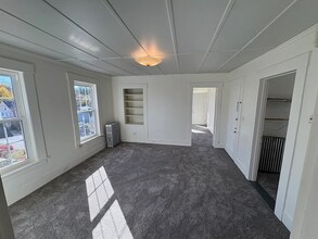 144 Rumford St, Unit 2 in Concord, NH - Foto de edificio - Building Photo