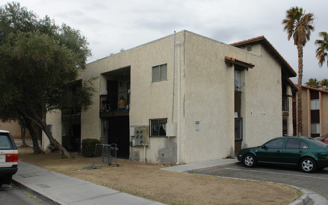 4743 Elk Springs Ave in Las Vegas, NV - Building Photo - Building Photo