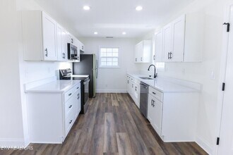 105 Ken Lewis Wy in Maryville, TN - Building Photo - Building Photo