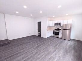 201 Parkbrook Plz in San Diego, CA - Building Photo