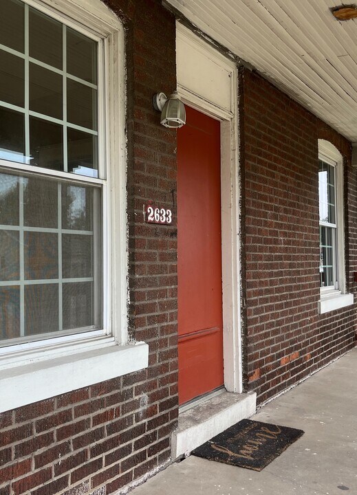 2633 Madison Ave in Granite City, IL - Building Photo