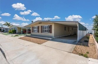 1275 W Johnston Ave in Hemet, CA - Building Photo - Building Photo
