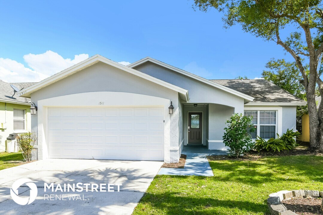 1511 Indian Oaks Trail in Kissimmee, FL - Building Photo