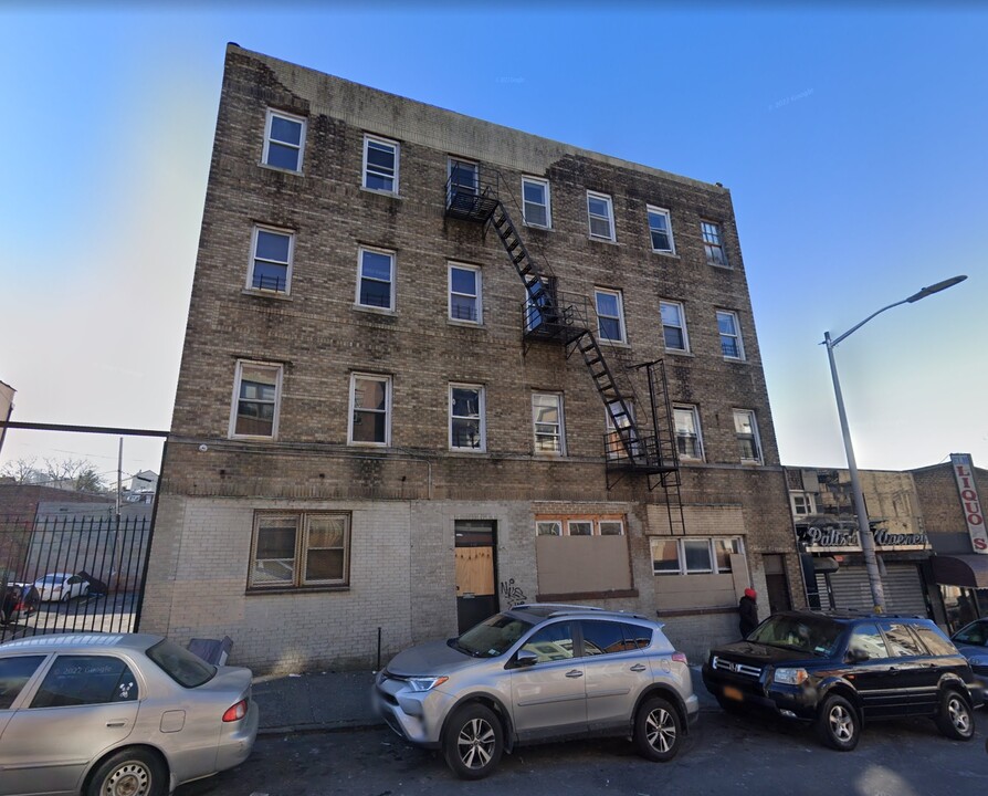 130 Elm St in Yonkers, NY - Building Photo