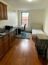 868 Beacon St photo'