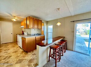 1104 Jacaranda Ave in Daytona Beach, FL - Building Photo - Building Photo