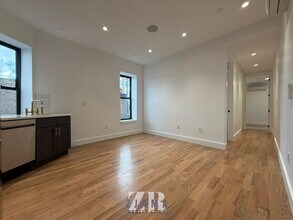 340 Broadway in Brooklyn, NY - Building Photo - Building Photo