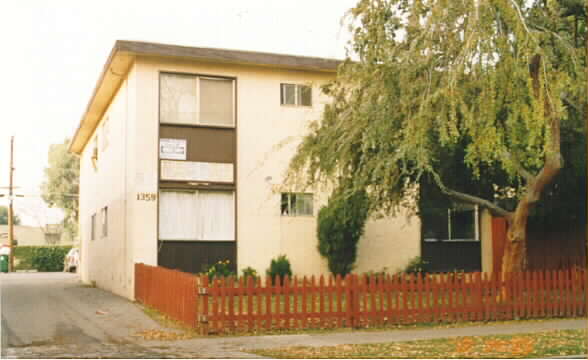 1359 Carnelian Dr in San Jose, CA - Foto de edificio - Building Photo