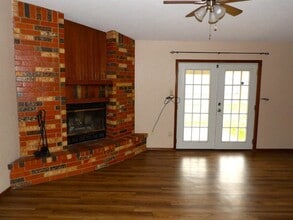 111 SE Trenton Rd in Lawton, OK - Building Photo - Building Photo