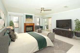 9800 Pagewood Ln in Houston, TX - Building Photo - Building Photo