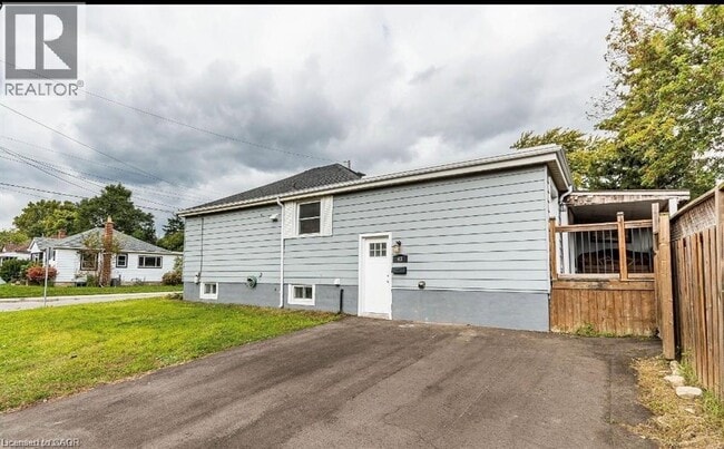 63 Audrey St