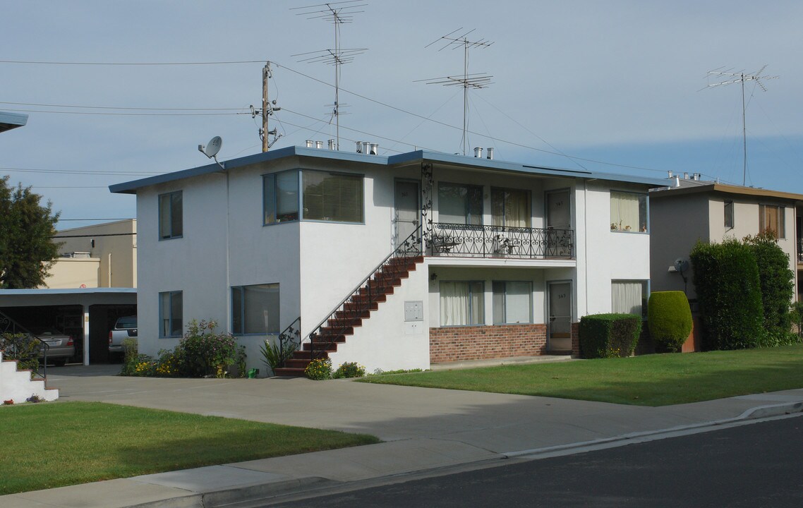 353-367 Kuehnis Dr in Campbell, CA - Foto de edificio