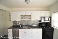 137 W Meadow Rd photo'