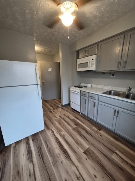 6 Bradley Ave in Shelby, OH - Foto de edificio - Building Photo