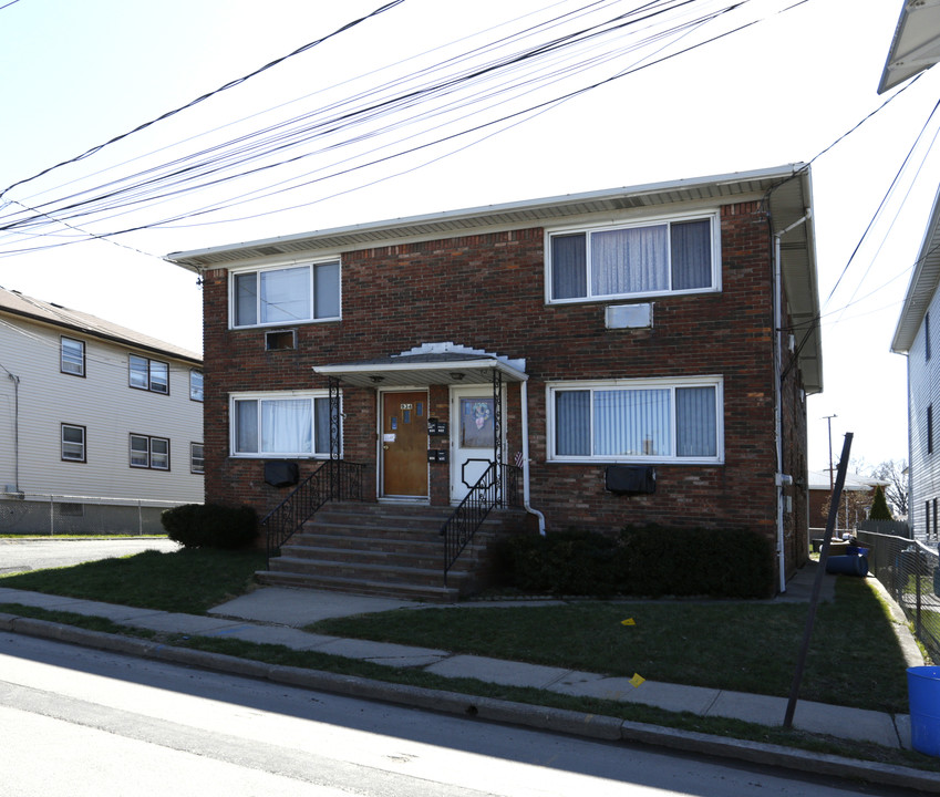 932-934 Bacheller Ave in Linden, NJ - Building Photo