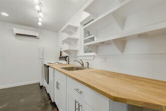 4805 Brighton Rd in Austin, TX - Building Photo - Building Photo
