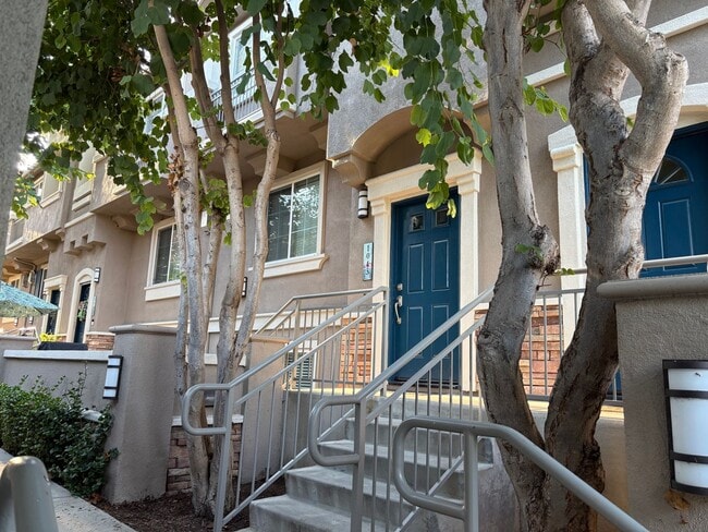 1043 Loretta Ln in Carlsbad, CA - Building Photo - Building Photo