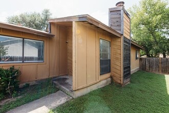 11400 Walnut Ridge Dr in Austin, TX - Building Photo - Building Photo
